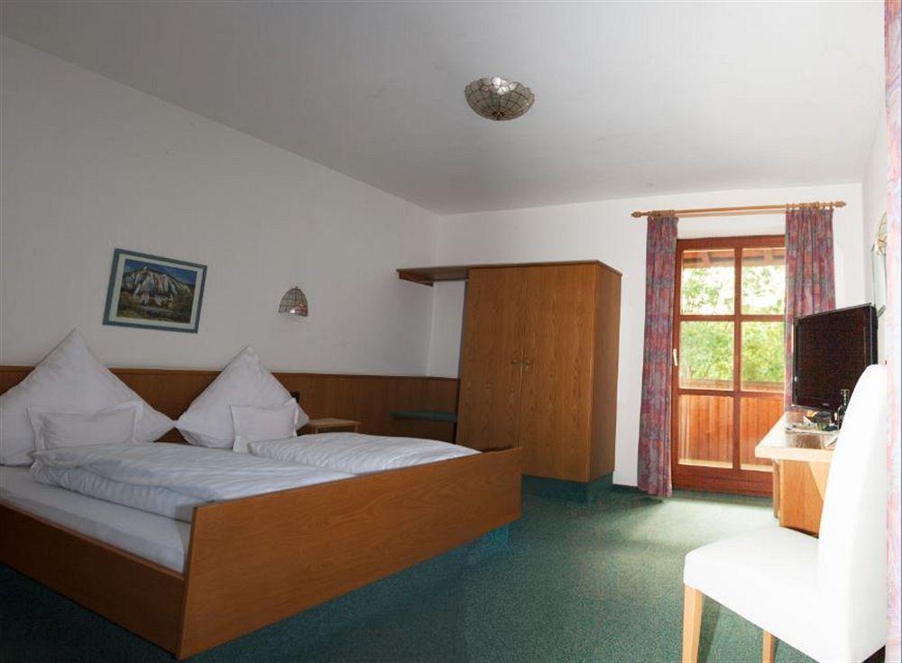 Landhotel Zum Raben Kipfenberg Buitenkant foto