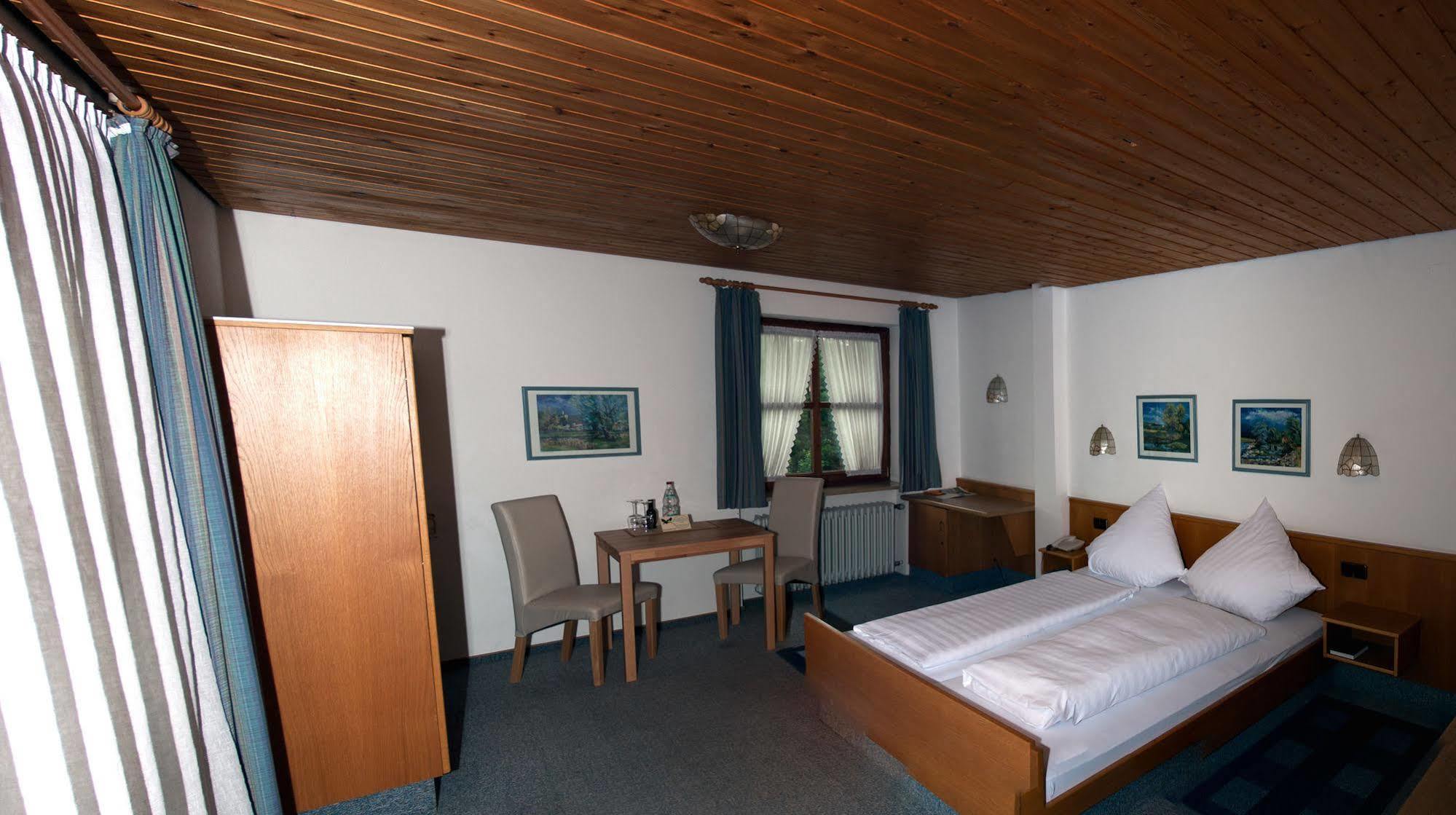 Landhotel Zum Raben Kipfenberg Buitenkant foto