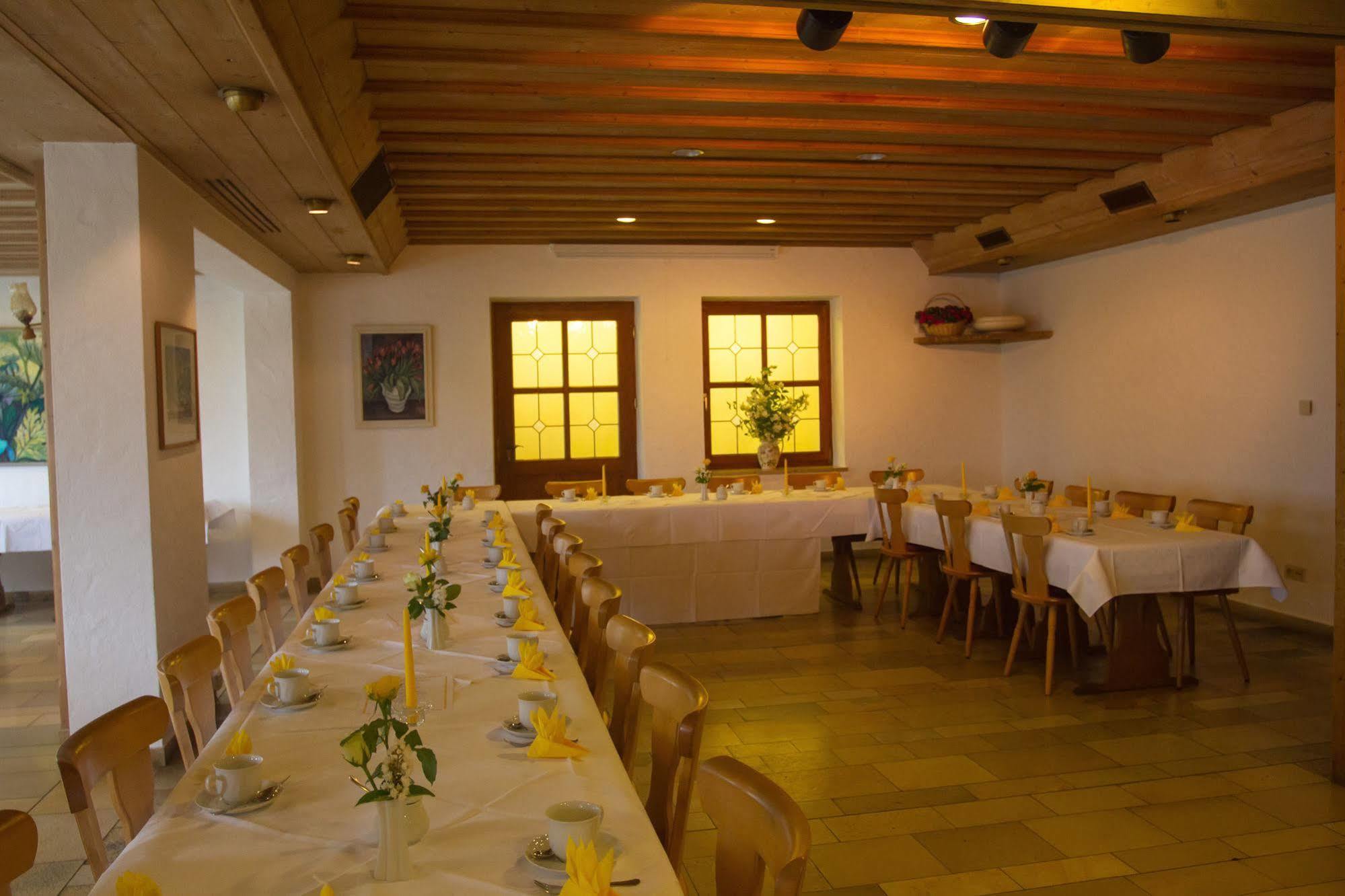 Landhotel Zum Raben Kipfenberg Buitenkant foto