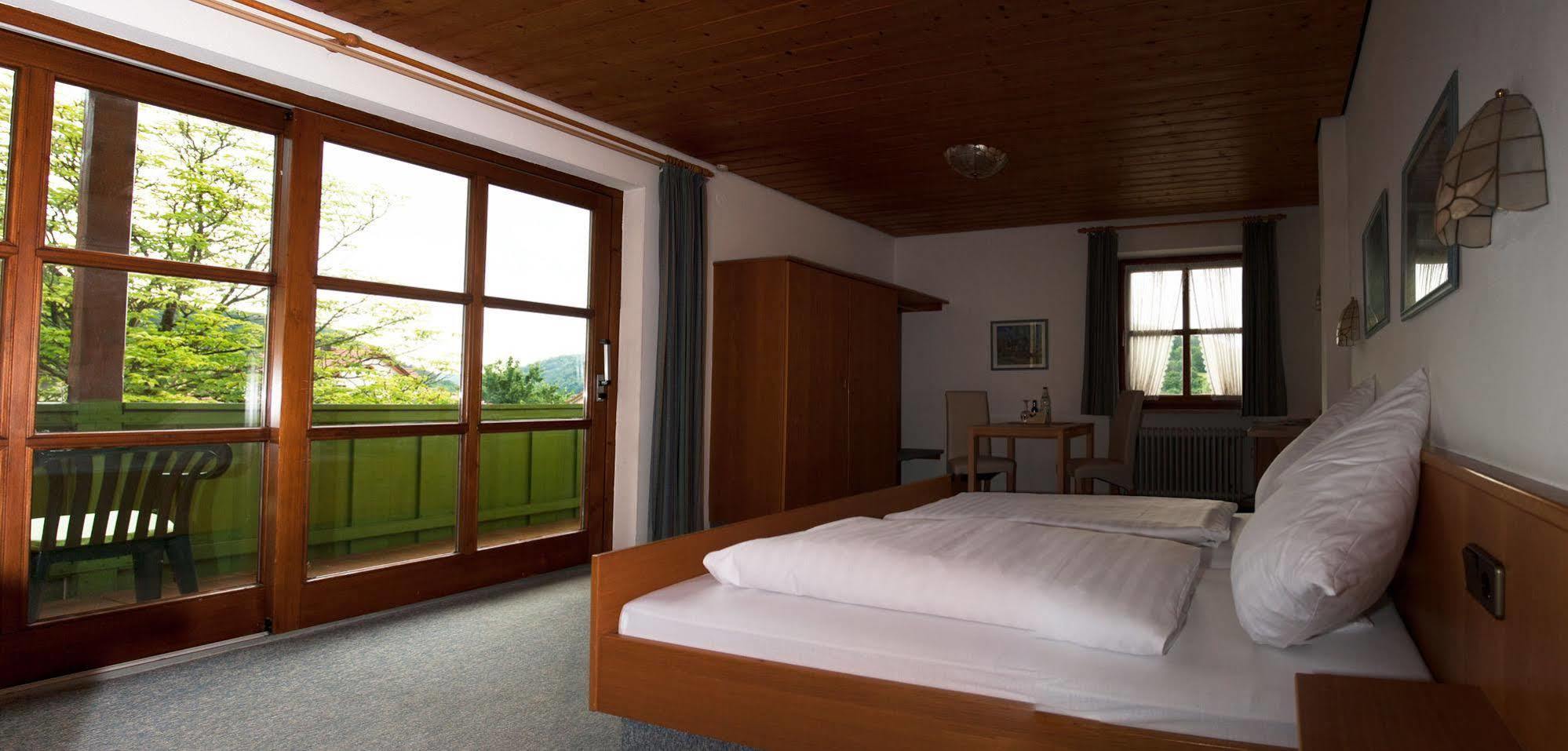 Landhotel Zum Raben Kipfenberg Buitenkant foto